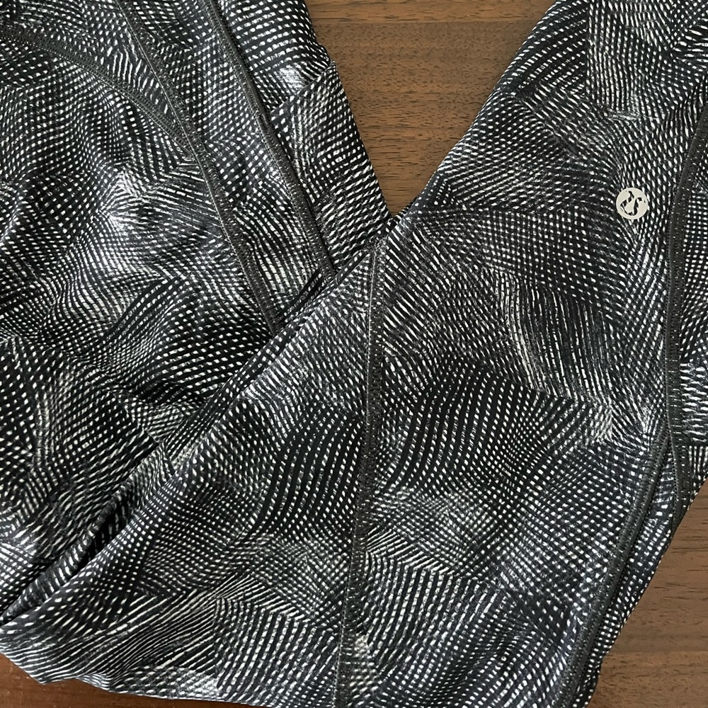 LULULEMON BLACK AND WHITE TIME TO SWEAT PANTS 8
